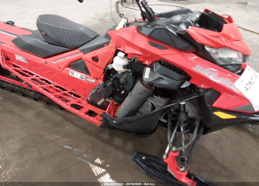 2019 SKI DOO SUMMIT X VIN: 2BPSTKKD5KV000071