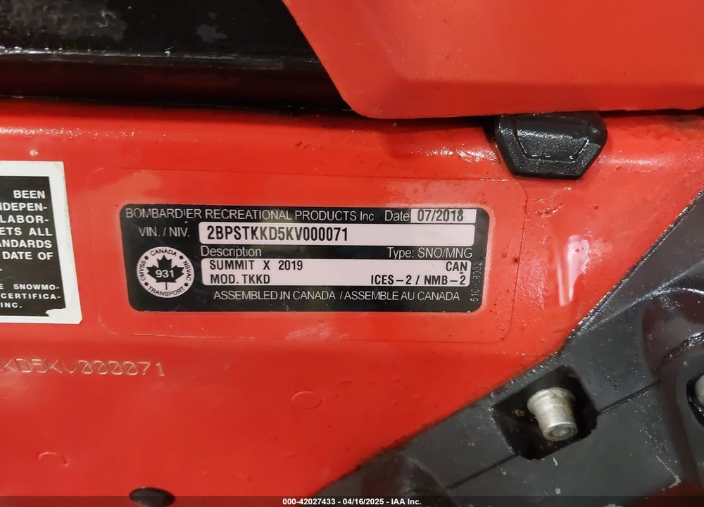 2019 SKI DOO SUMMIT X VIN: 2BPSTKKD5KV000071