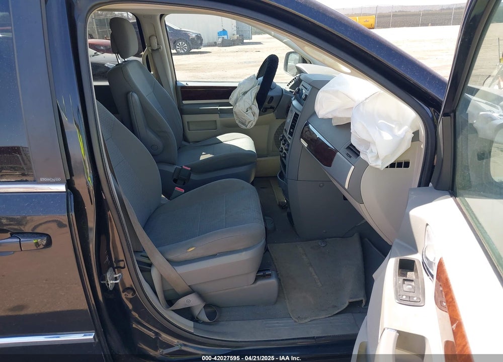 2010 CHRYSLER TOWN & COUNTRY TOURING VIN: 2A4RR5D15AR431819