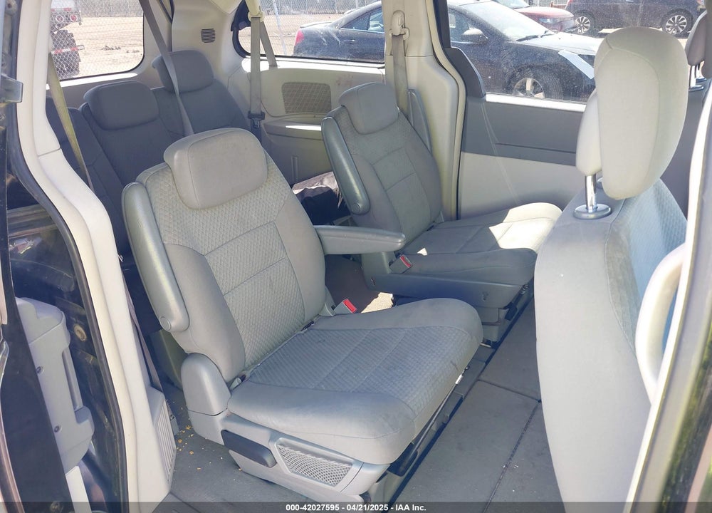 2010 CHRYSLER TOWN & COUNTRY TOURING VIN: 2A4RR5D15AR431819