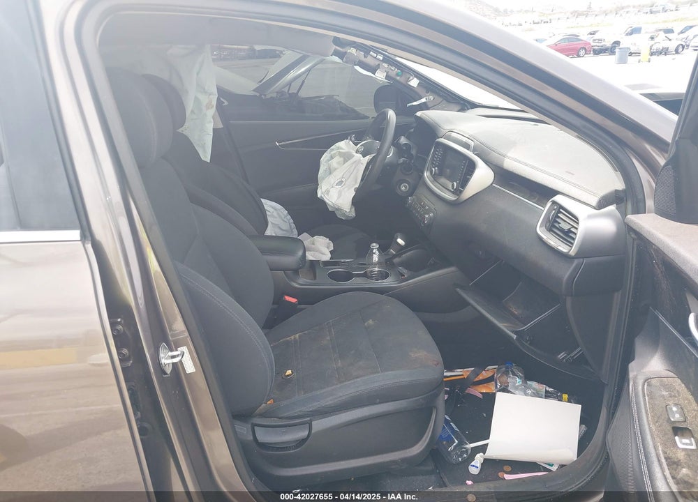 2019 KIA SORENTO 2.4L LX VIN: 5XYPG4A36KG574769