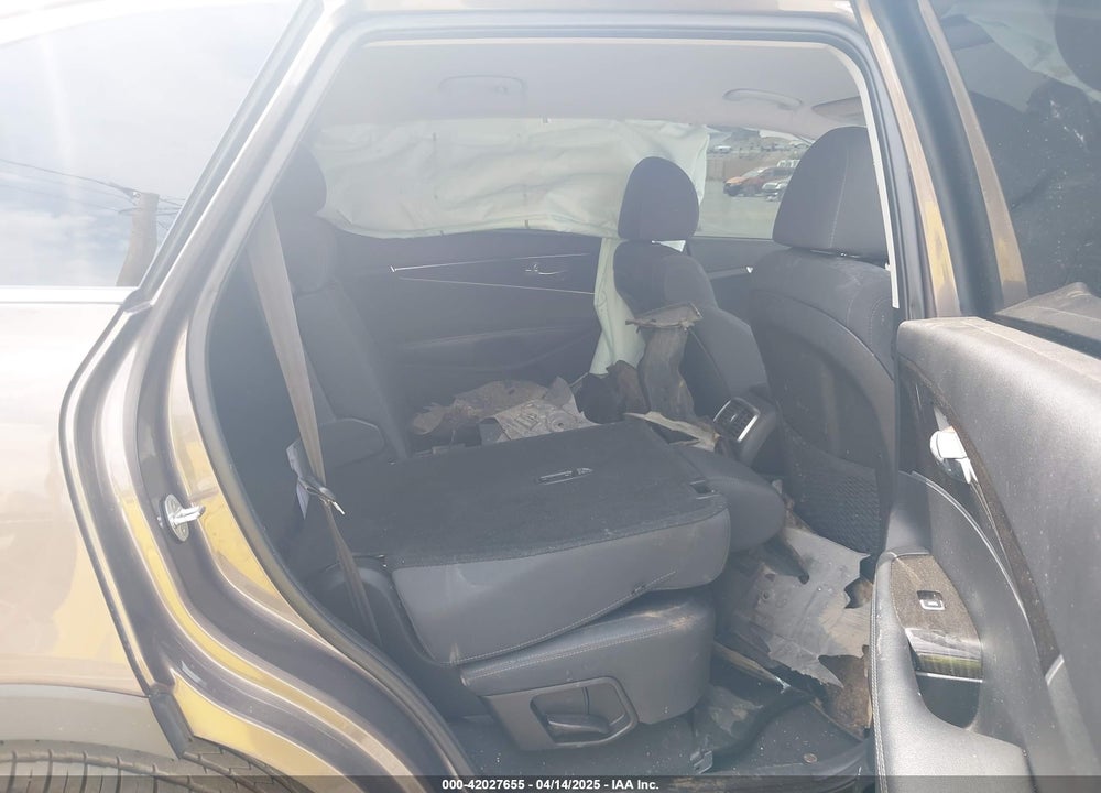 2019 KIA SORENTO 2.4L LX VIN: 5XYPG4A36KG574769