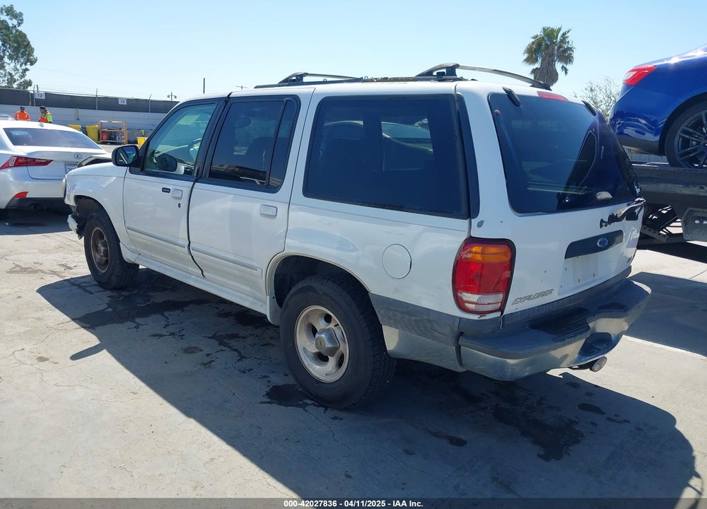 2000 FORD EXPLORER XLT VIN: 1FMDU63E6YUA49199