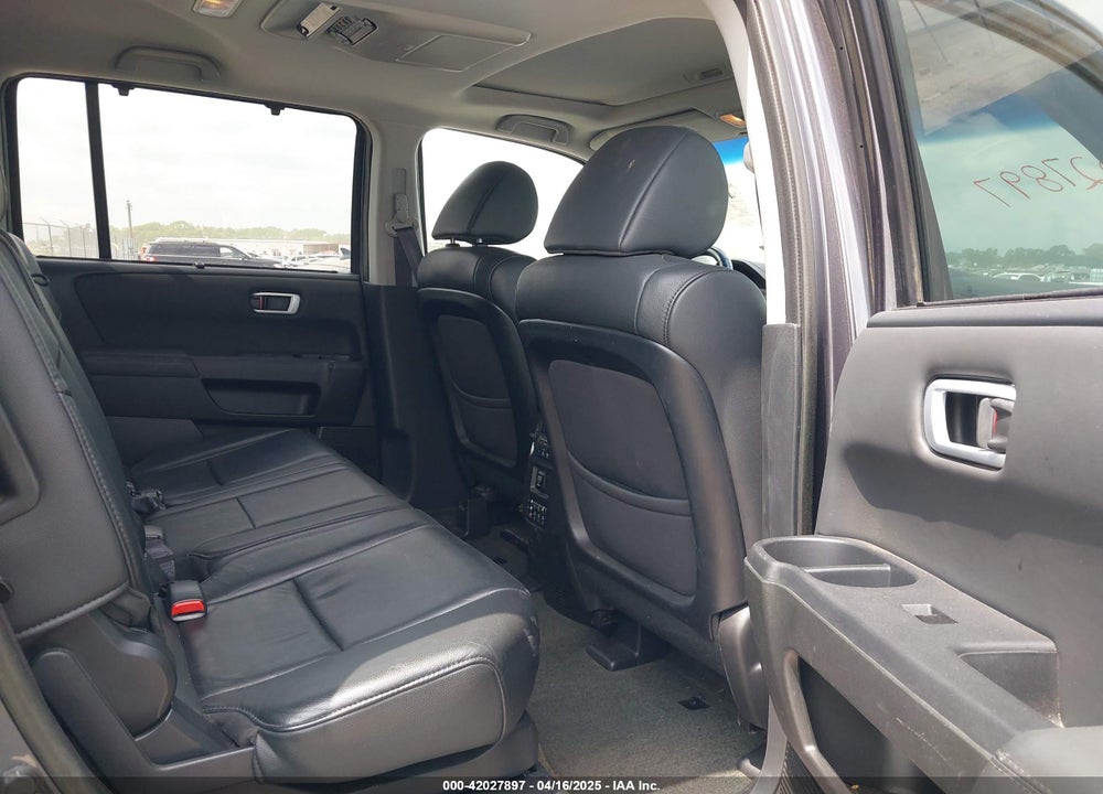 2015 HONDA PILOT TOURING VIN: 5FNYF4H94FB006633