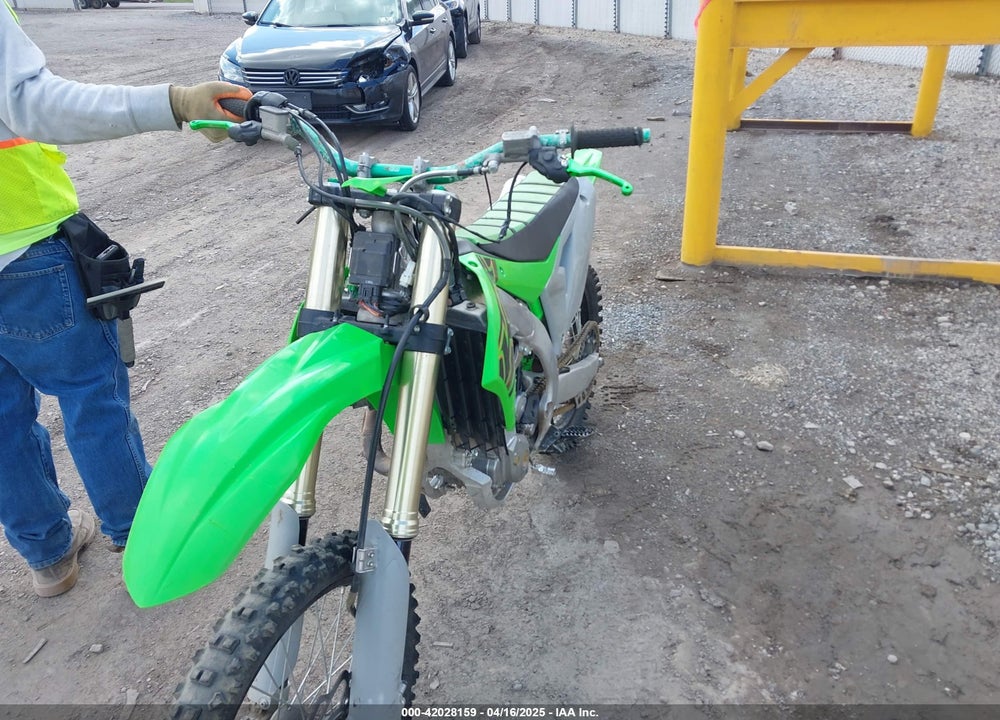2021 KAWASAKI KX450 F VIN: JKAKXGJC0MA021432