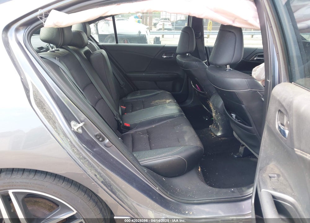 2016 HONDA ACCORD VIN: 1HGCR2F57GA127299
