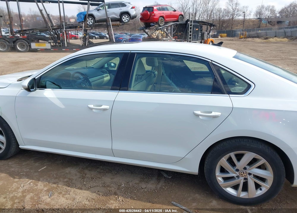 2018 VOLKSWAGEN PASSAT VIN: 1VWBA7A38JC048169
