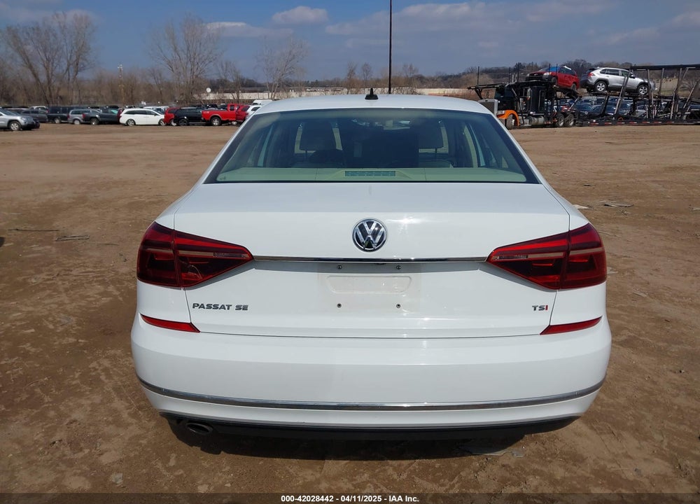 2018 VOLKSWAGEN PASSAT VIN: 1VWBA7A38JC048169
