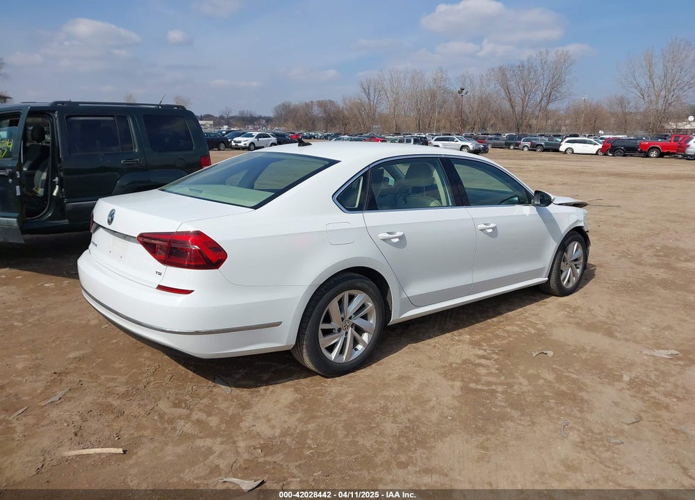 2018 VOLKSWAGEN PASSAT VIN: 1VWBA7A38JC048169