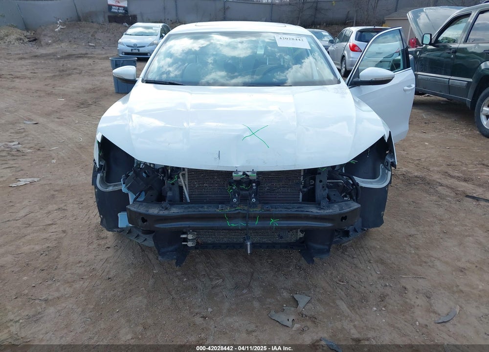 2018 VOLKSWAGEN PASSAT VIN: 1VWBA7A38JC048169