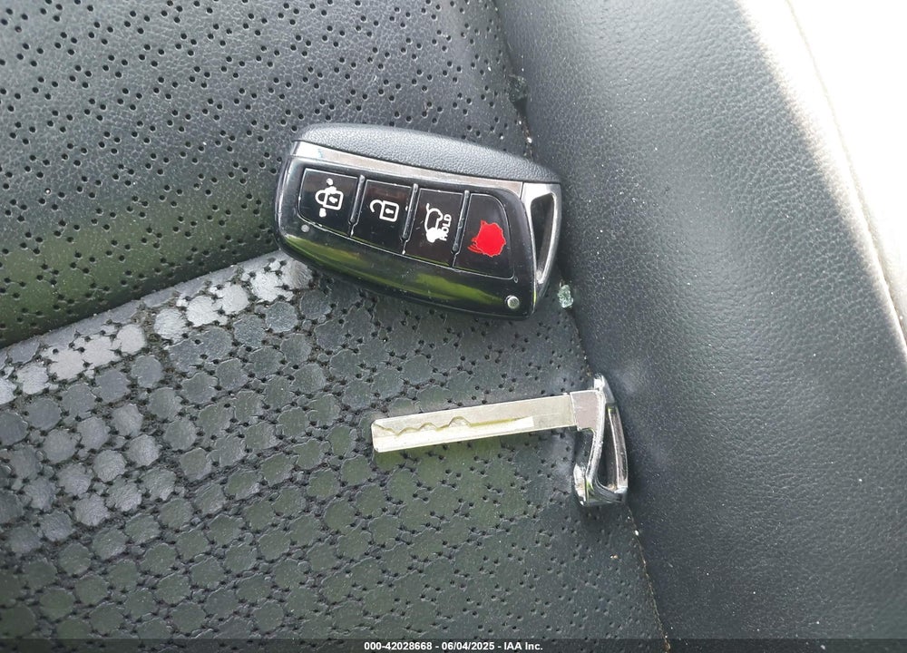 2013 HYUNDAI SANTA FE VIN: 5XYZW3LA3DG027866