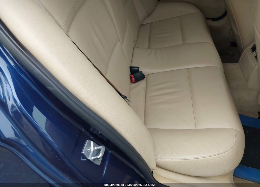 2011 BMW 3 SERIES VIN: WBAPK5G58BNN24409