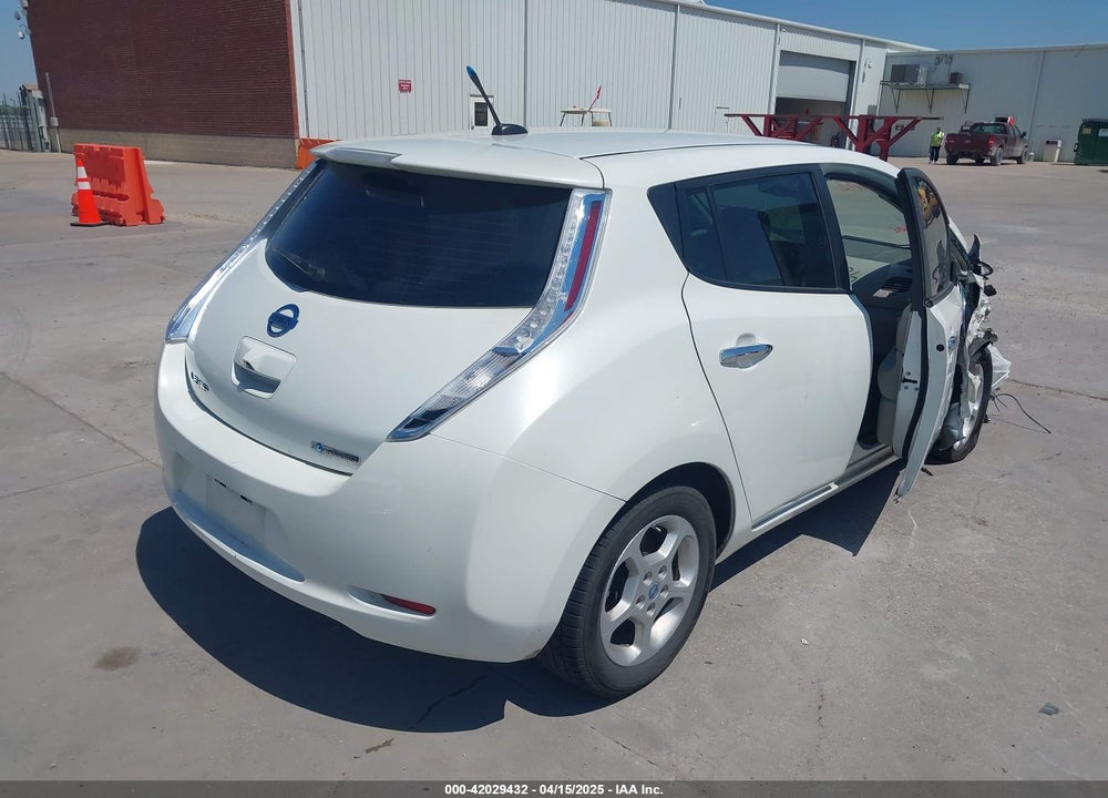 2013 NISSAN LEAF SV VIN: 1N4AZ0CP8DC413085