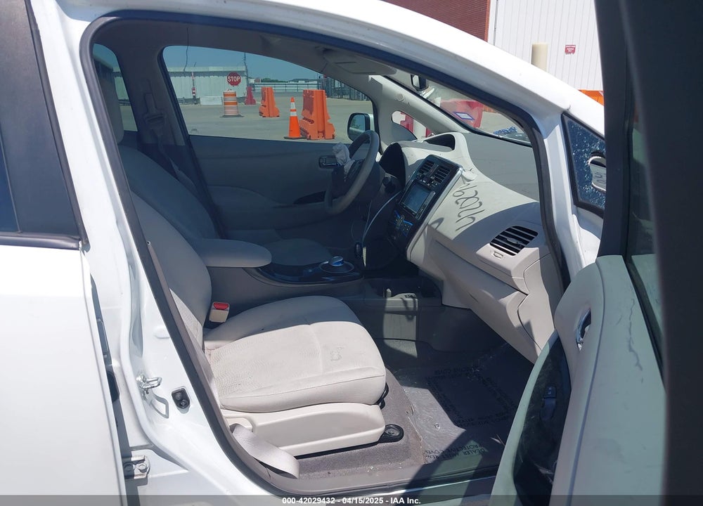 2013 NISSAN LEAF SV VIN: 1N4AZ0CP8DC413085