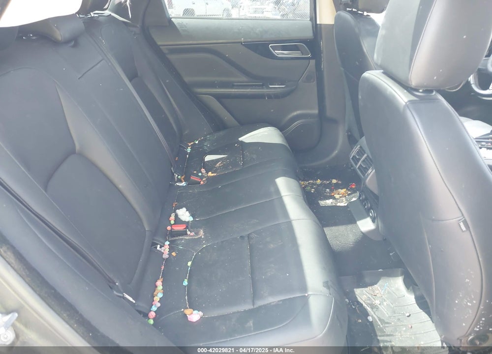 2018 JAGUAR F-PACE VIN: SADCJ2FX5JA264874