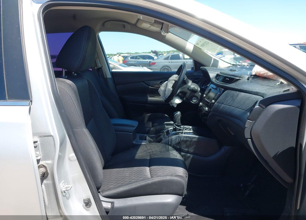 2018 NISSAN ROGUE VIN: KNMAT2MV0JP520818