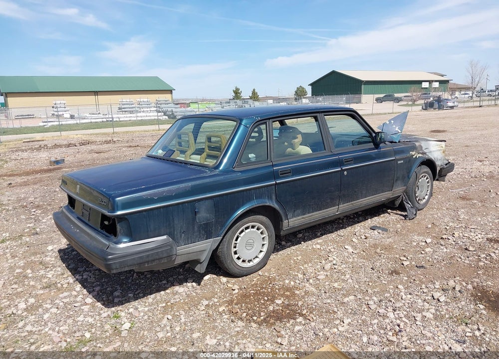 1993 VOLVO 240 VIN: YV1AS8803P1486321