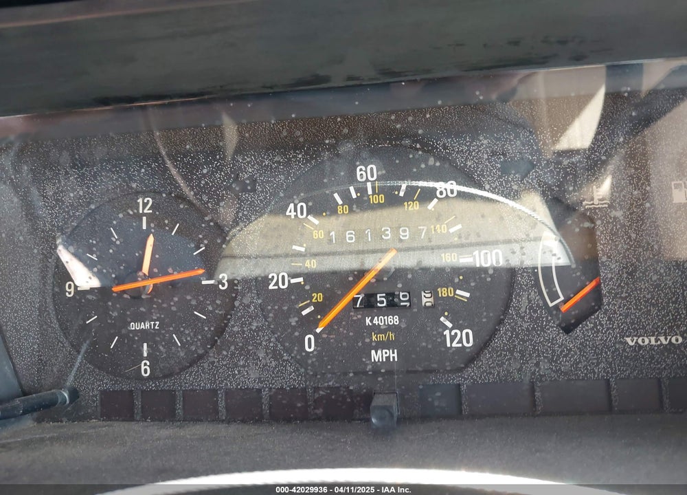 1993 VOLVO 240 VIN: YV1AS8803P1486321