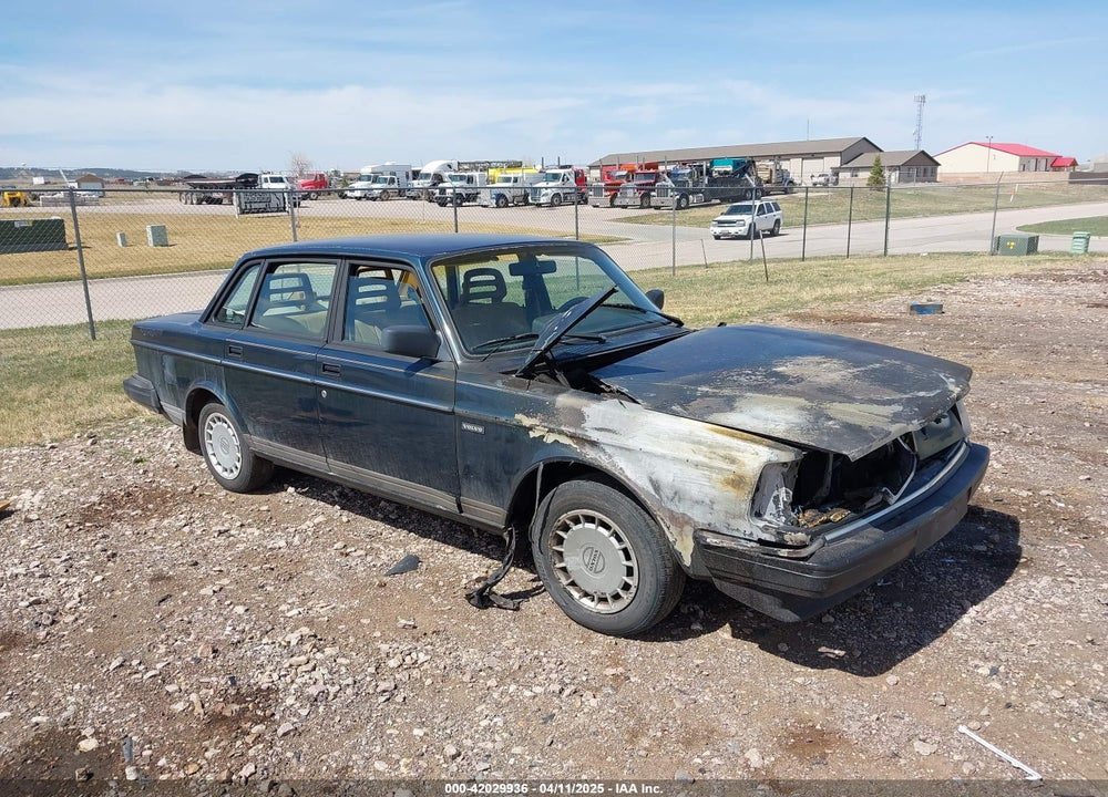 1993 VOLVO 240 VIN: YV1AS8803P1486321