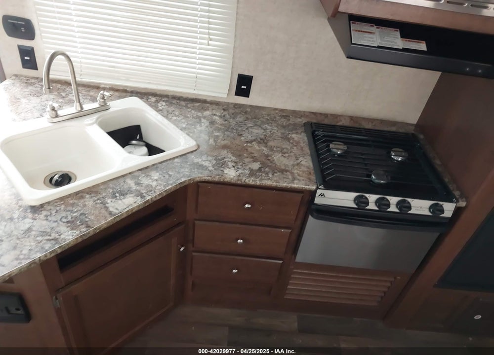 2017 KEYSTONE TRAVEL TRAILER VIN: 4YDT26B27HN200295