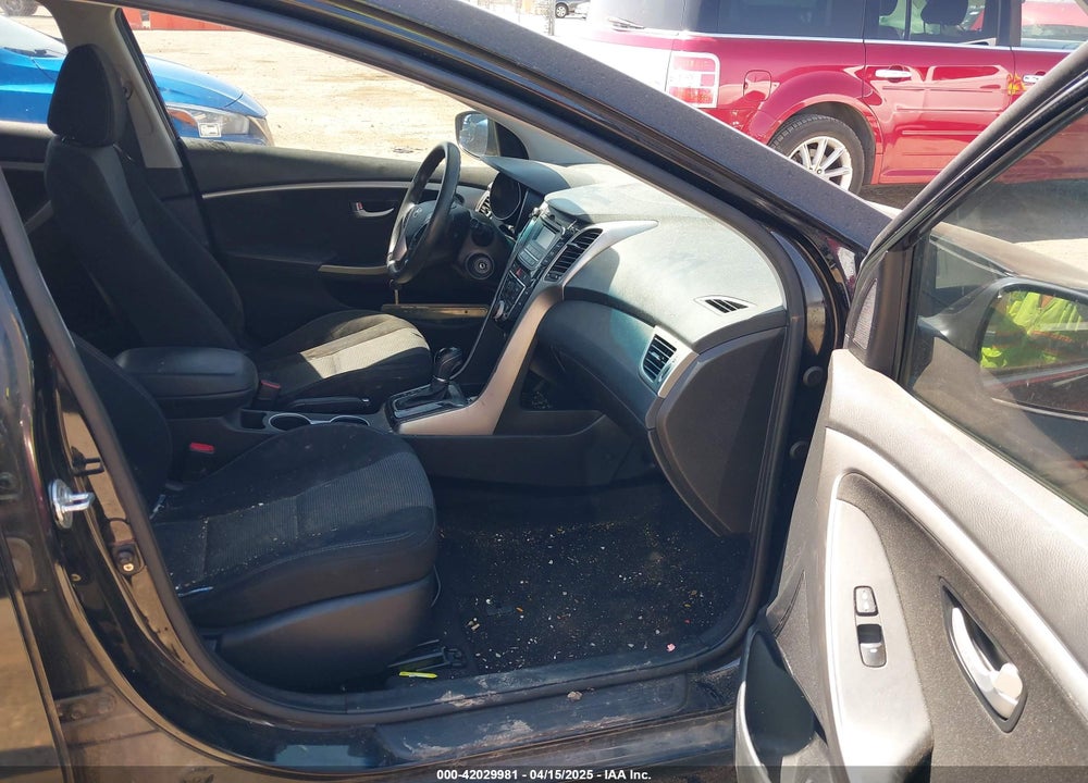 2017 HYUNDAI ELANTRA GT VIN: KMHD35LH1HU381705