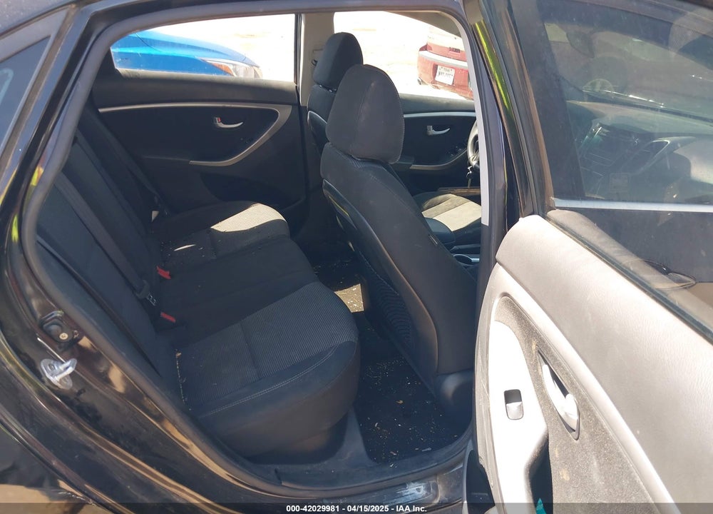 2017 HYUNDAI ELANTRA GT VIN: KMHD35LH1HU381705