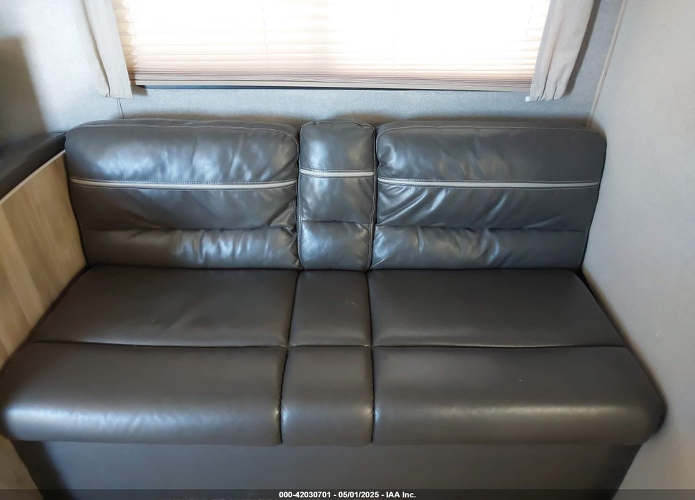 2020 COACHMEN LEGACY VIN: 5ZT2CASB6LU035545