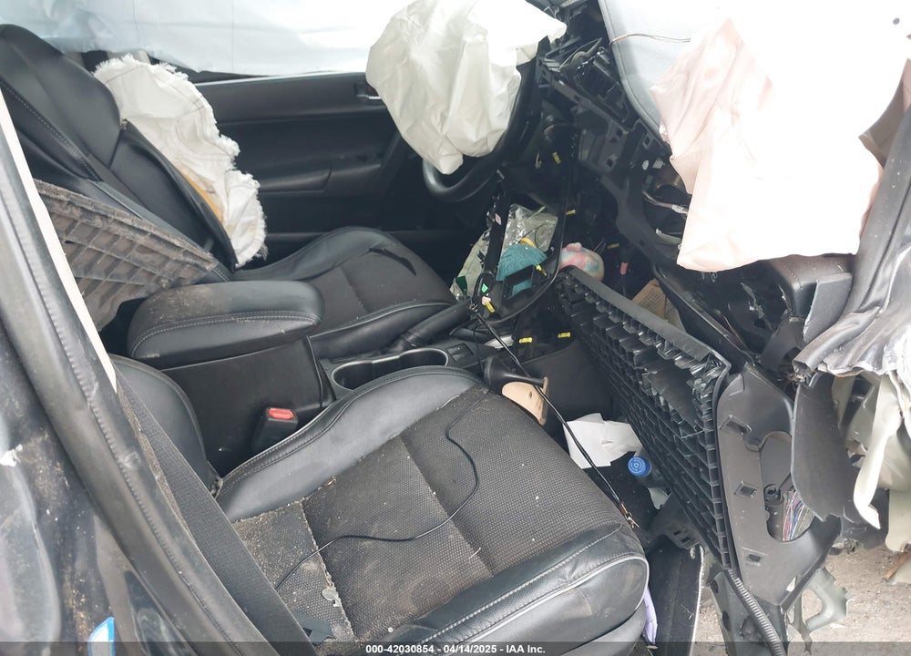 2014 TOYOTA COROLLA VIN: 5YFBURHE1EP003083