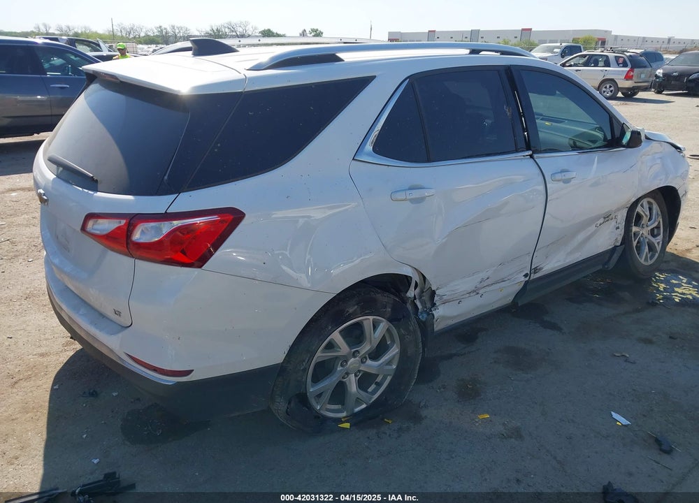 2018 CHEVROLET EQUINOX LT VIN: 2GNAXKEXXJ6267227