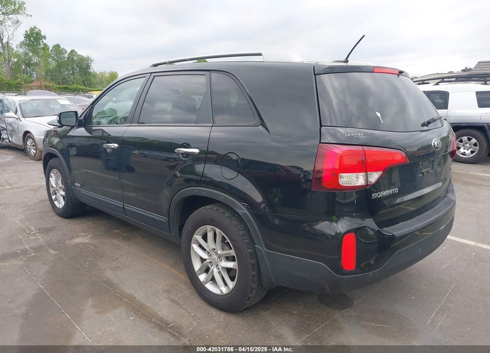2015 KIA SORENTO VIN: 5XYKTDA63FG570085