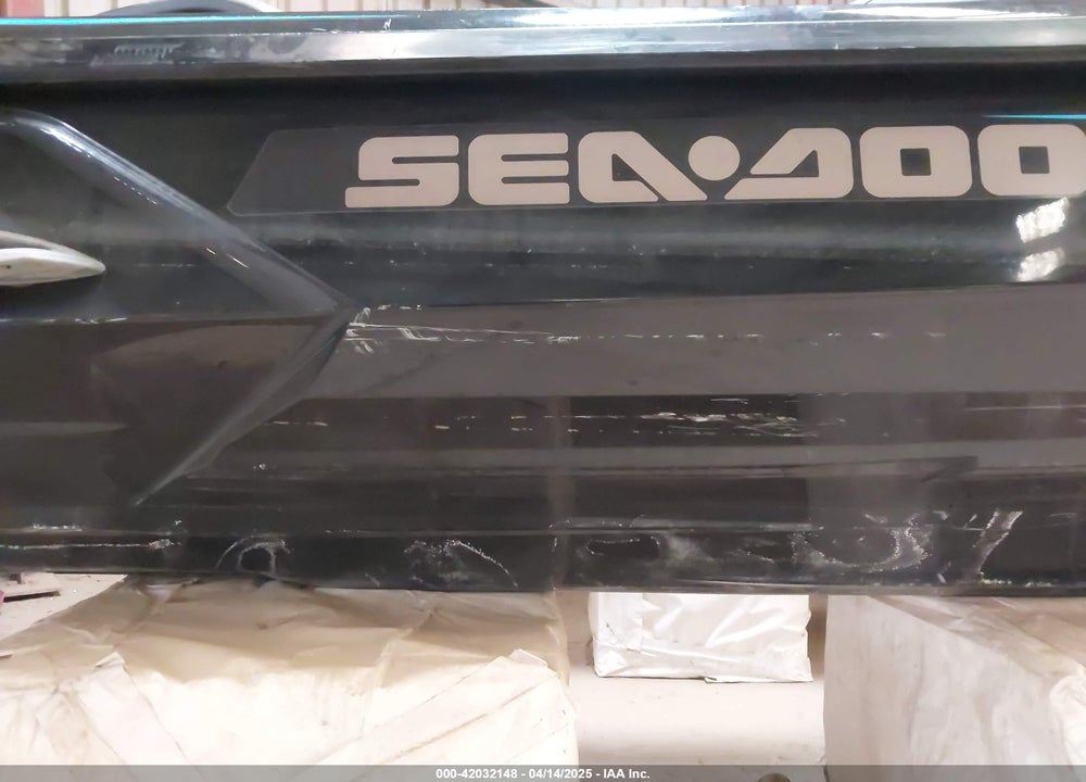 2016 SEADOO GTX-300 LIMITED VIN: YDV06677K516