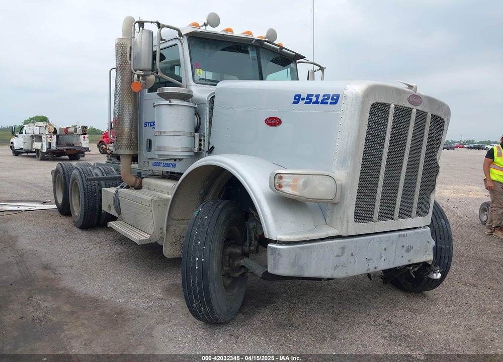2017 PETERBILT 389 VIN: 1XPXD79X0HD391360