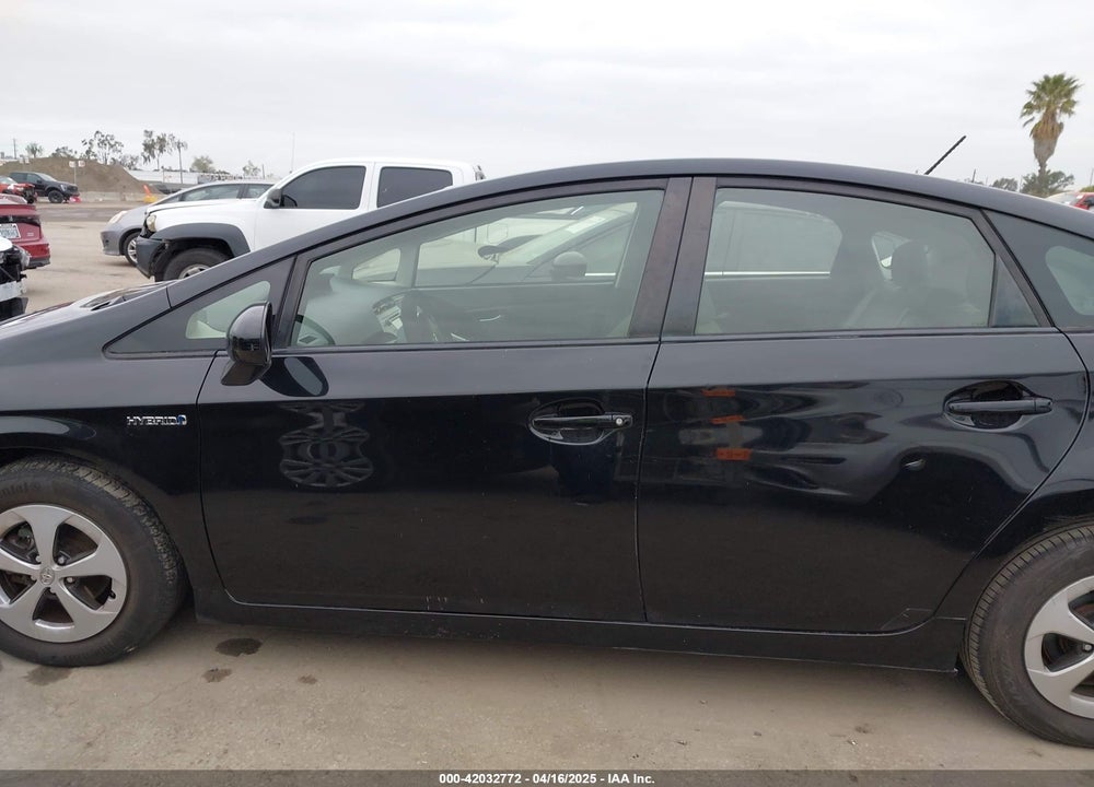 2013 TOYOTA PRIUS TWO VIN: JTDKN3DU2D5633472