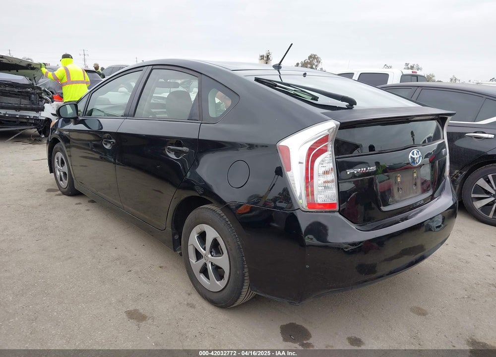 2013 TOYOTA PRIUS TWO VIN: JTDKN3DU2D5633472