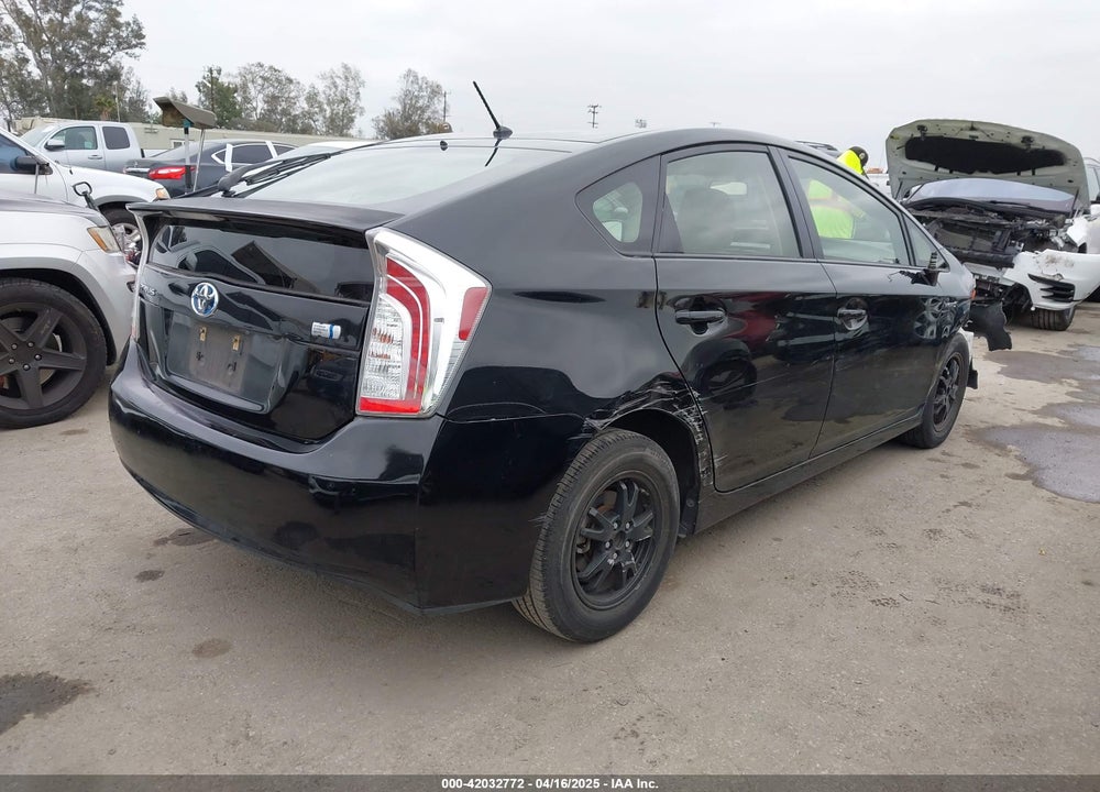 2013 TOYOTA PRIUS TWO VIN: JTDKN3DU2D5633472