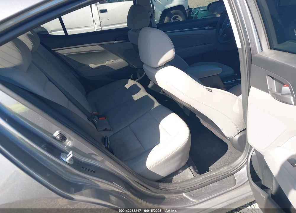 2018 HYUNDAI ELANTRA SEL VIN: 5NPD84LF6JH325922