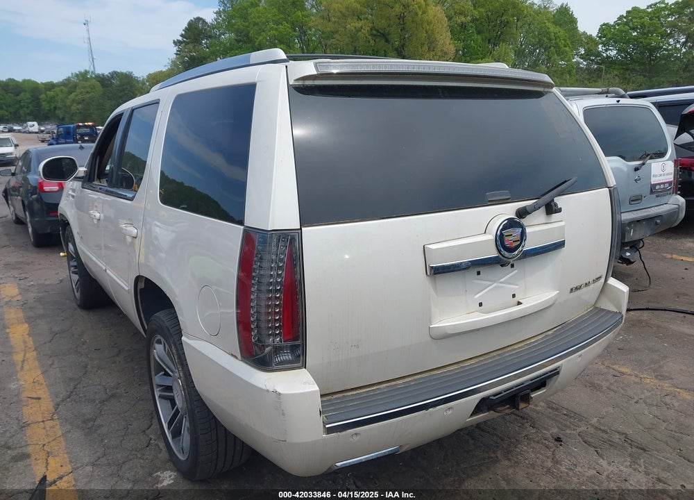 2013 CADILLAC ESCALADE VIN: 1GYS4CEF3DR182414