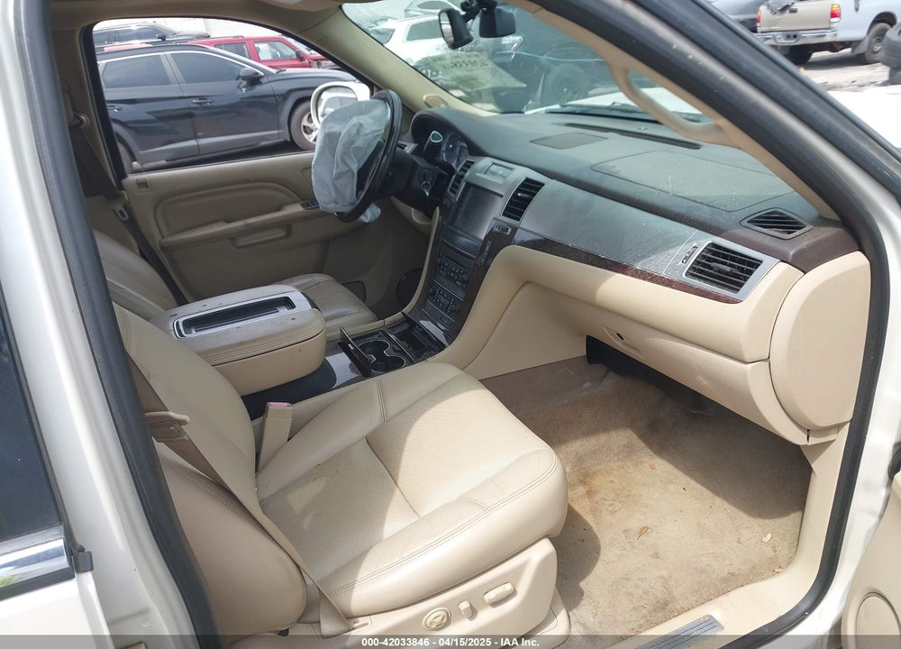 2013 CADILLAC ESCALADE VIN: 1GYS4CEF3DR182414