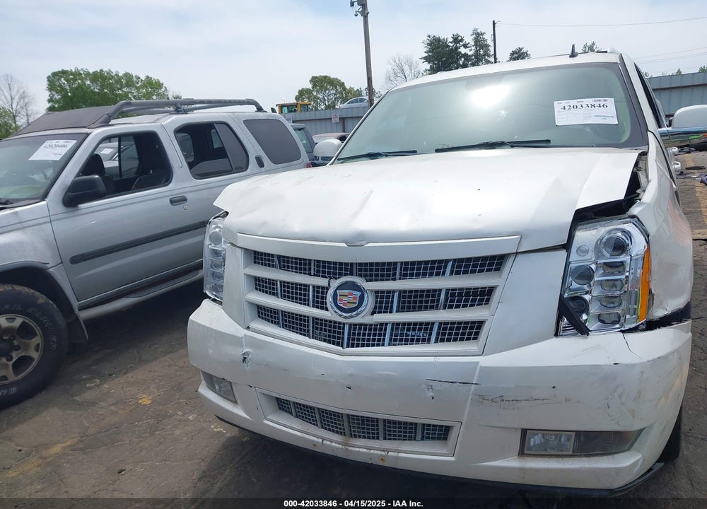 2013 CADILLAC ESCALADE VIN: 1GYS4CEF3DR182414