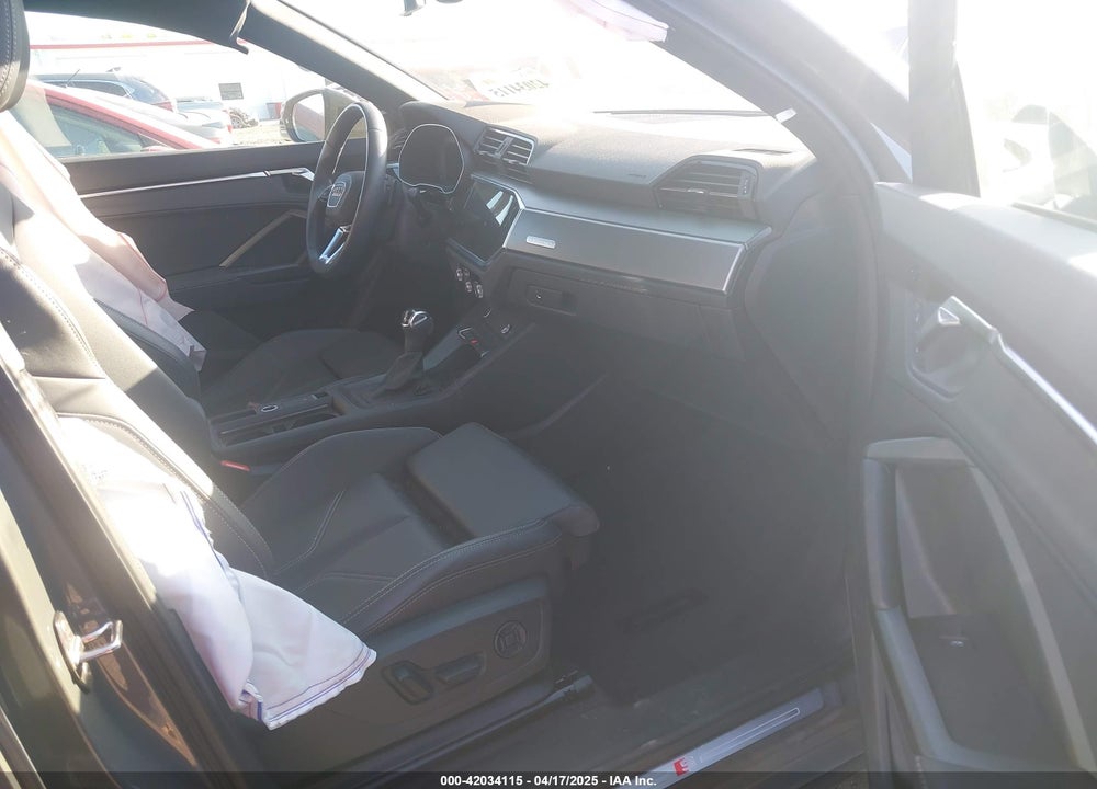 2024 AUDI Q3 VIN: WA1DECF33R1066372