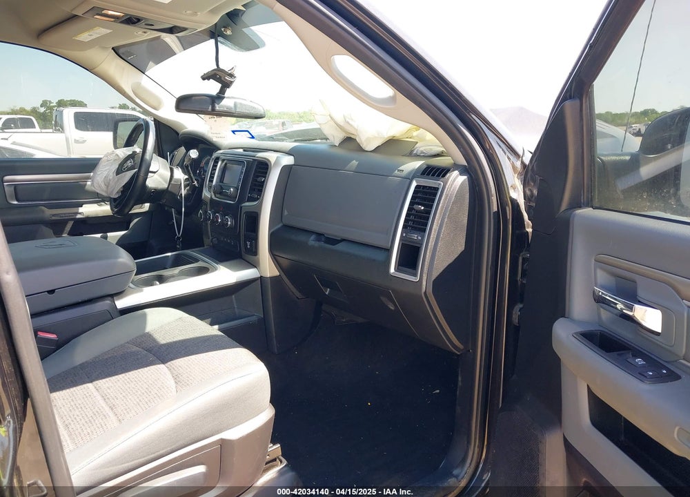 2016 RAM 2500 SLT VIN: 3C6UR5DL0GG191506