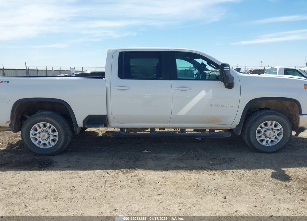 2024 CHEVROLET SILVERADO 3500HD 4WD  STANDARD BED LT VIN: 2GC4YTEY0R1176798