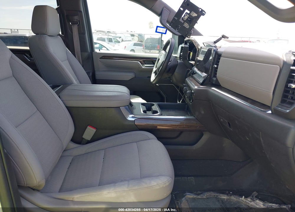 2024 CHEVROLET SILVERADO 3500HD 4WD  STANDARD BED LT VIN: 2GC4YTEY0R1176798