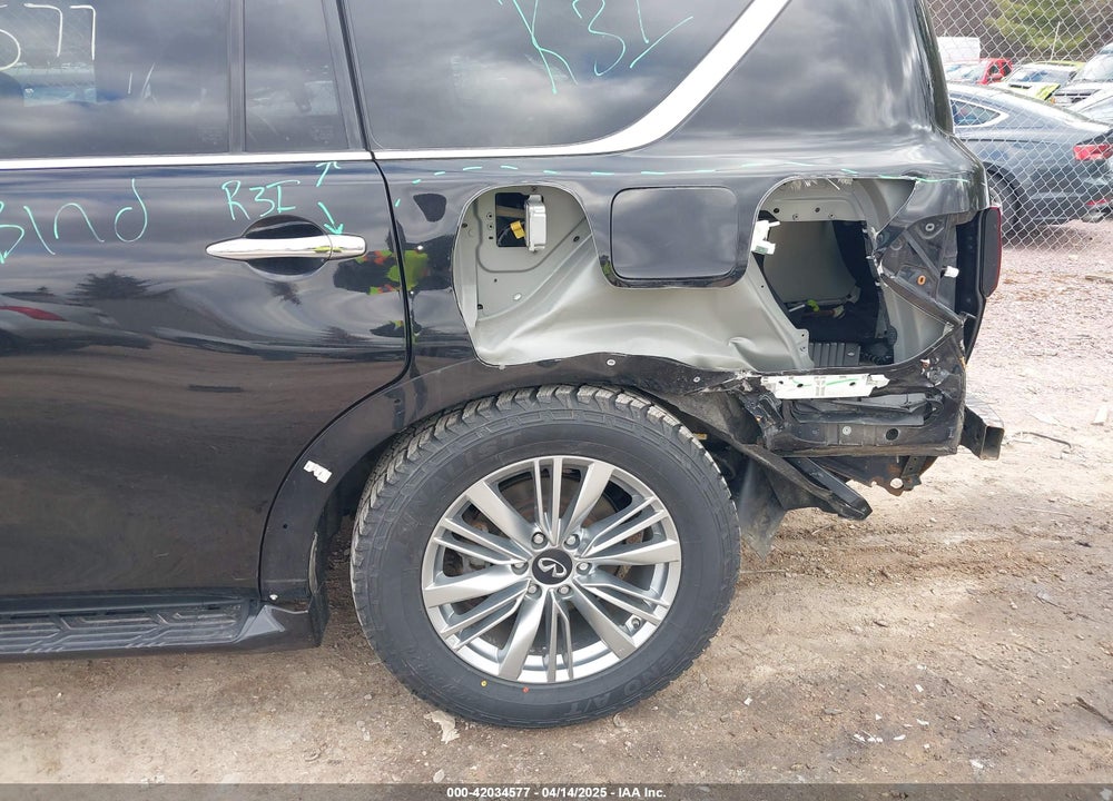 2018 INFINITI QX80 VIN: JN8AZ2NE4J9192583