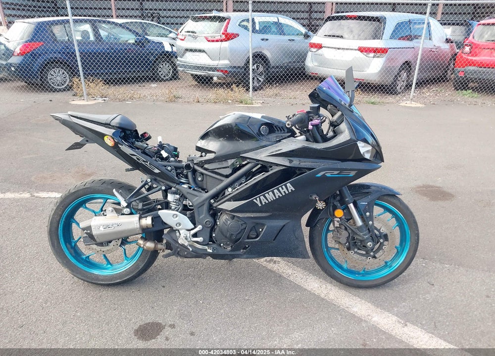2022 YAMAHA YZFR3 A VIN: MH3RH18Y0NK008631