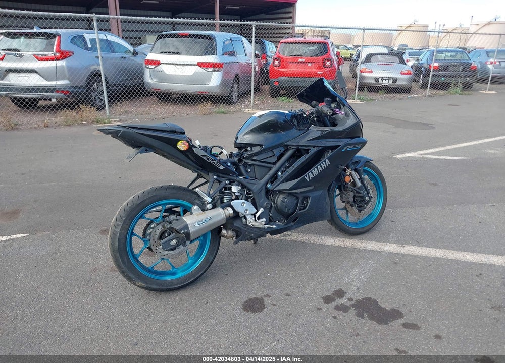 2022 YAMAHA YZFR3 A VIN: MH3RH18Y0NK008631