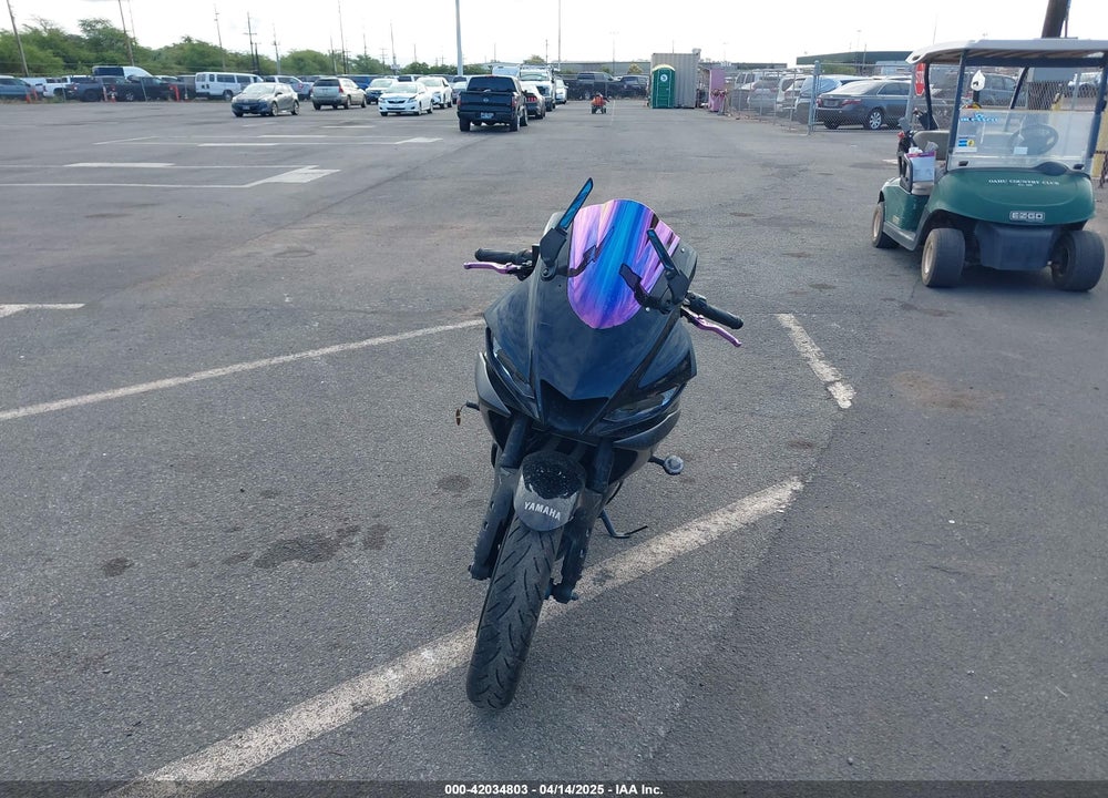 2022 YAMAHA YZFR3 A VIN: MH3RH18Y0NK008631