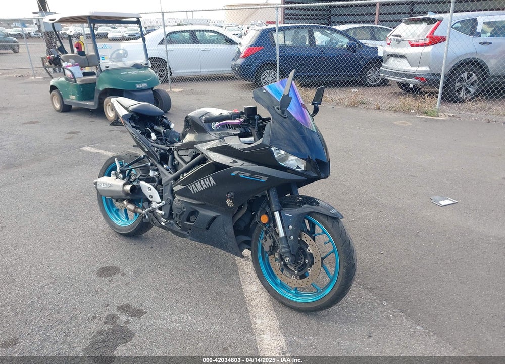 2022 YAMAHA YZFR3 A VIN: MH3RH18Y0NK008631