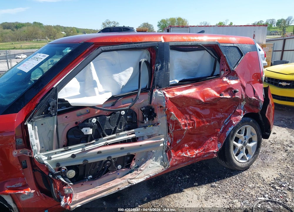 2023 KIA SOUL LX VIN: KNDJ23AUXP7877601