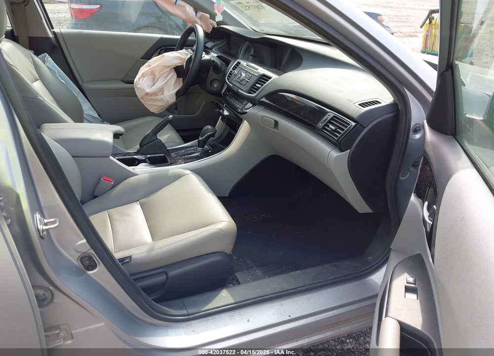 2017 HONDA ACCORD VIN: 1HGCR2F38HA263831